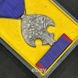 0409a WW2 Manchukuo Last Emperor 1935 Imperial Visit to Japan Medal WithBox