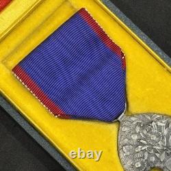 0409a WW2 Manchukuo Last Emperor 1935 Imperial Visit to Japan Medal WithBox