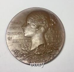 1837 1897 Queen Victoria Bronze Medal with Box Royal Mint Issue Nice