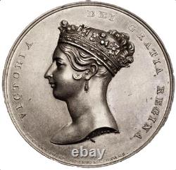 1837 Royal Visit to City of London 61mm white metal medal in box E1303 BHM 1772