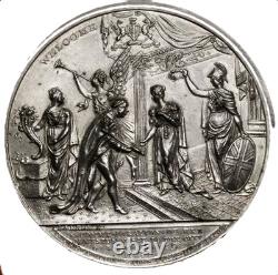 1837 Royal Visit to City of London 61mm white metal medal in box E1303 BHM 1772