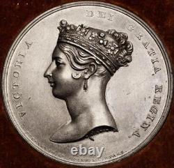 1837 Royal Visit to City of London 61mm white metal medal in box E1303 BHM 1772