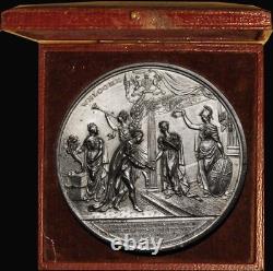 1837 Royal Visit to City of London 61mm white metal medal in box E1303 BHM 1772