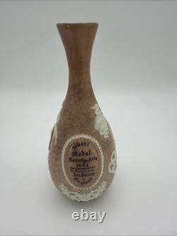1885 Doulton Lambeth Prince of Wales Albert Medal Commemorative Vase
