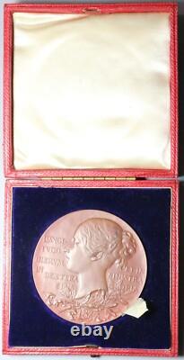 1897 Great Britain Victoria Diamond Jubilee UNC Medal WithCase 55mm (25011801R)