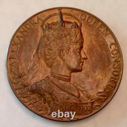 1902 Great Britain Royal Mint Edward VII Bronze Coronation Medal with Case