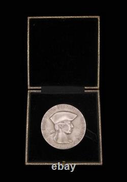 1938 ROYAL ACADEMY OF ARTS 55mm CASED SILVER MEDAL BY PINCHES