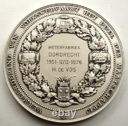 DUTCH INDUSTRY AND TRADE SOCIETY 1976 Medal 63mm 77g Silver. B15