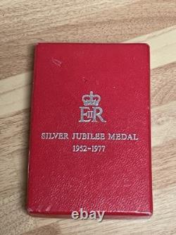 Genuine Boxed Royal QE2 Queen Elizabeth ERII 1977 Silver Jubilee Medal