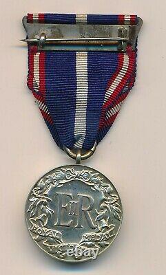Great Britain Royal Victorian Medal QEII in original case of issue Silver