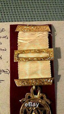 Masonic. 9ct gold Royal arch chapter medallion