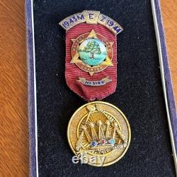 Masonic Medal 1944 Hertfordshire Walnut Tree Chapter 5192 Silver Royal Arch M1