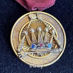 Masonic Medal 1944 Hertfordshire Walnut Tree Chapter 5192 Silver Royal Arch M1