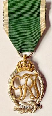 Medal GENUINE Royal Naval Reserve Officer's Decoration GVI reverse dated 1942