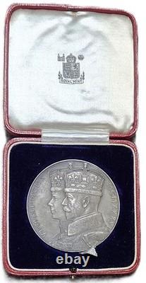 Official British Royal Mint Issue Silver George V Medal in Case