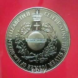 Queen Elizabeth II The Silver Jubilee Souvenir Medal in Original Case 1952-1977