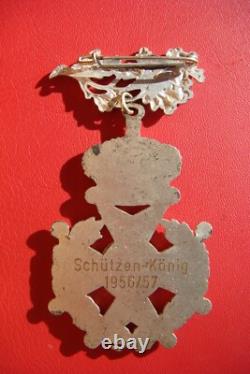 RARE GERMAN Royal Order KING OF THE SHOOTING ARMS AWARD MEDAL BADGE 1956/1957