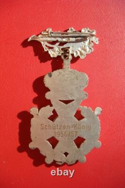 RARE GERMAN Royal Order KING OF THE SHOOTING ARMS AWARD MEDAL BADGE 1956/1957