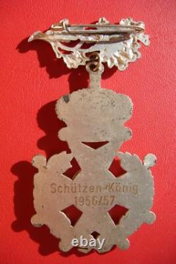 RARE GERMAN Royal Order KING OF THE SHOOTING ARMS AWARD MEDAL BADGE 1956/1957