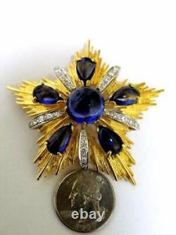 Raised Classic Starburst Royal Medallion Brooch / Pin / Pendant