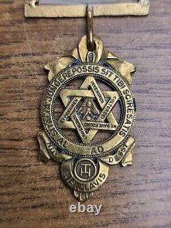 Royal Albert Montreal Chapter RAM No 8 GRQ Masonic Breast Jewel / Medal