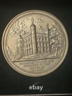 Royal Palace & Tower of London Yeomen Guards UK 51mm Bronze Medal With Case