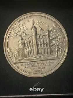 Royal Palace & Tower of London Yeomen Guards UK 51mm Bronze Medal With Case