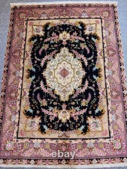 Royal Tabrazz Handmade Silk Wool Rug 5x6.6 Ft Silk Foundation Floral Medallion