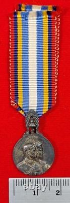 Silver medal miniature size 1960 King & Queen's Royal Visit to USA & Europe, RARE