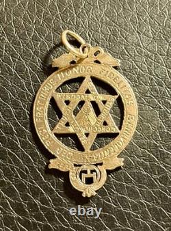 Small 10k Masonic Royal Arch Freemason Medallion Fratribus Honor Fidelitas 1.7g