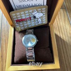 Snoopy Peanuts 24K GOLD MEDAL Royal King Limited Collection wrist watch