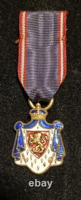 Sovereign Colonial Society Americans of Royal Descent Medal Historical Society