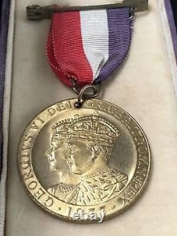 UNC 1937 Commemorative Coronation Coin Medal King George VI Box Royal Purple